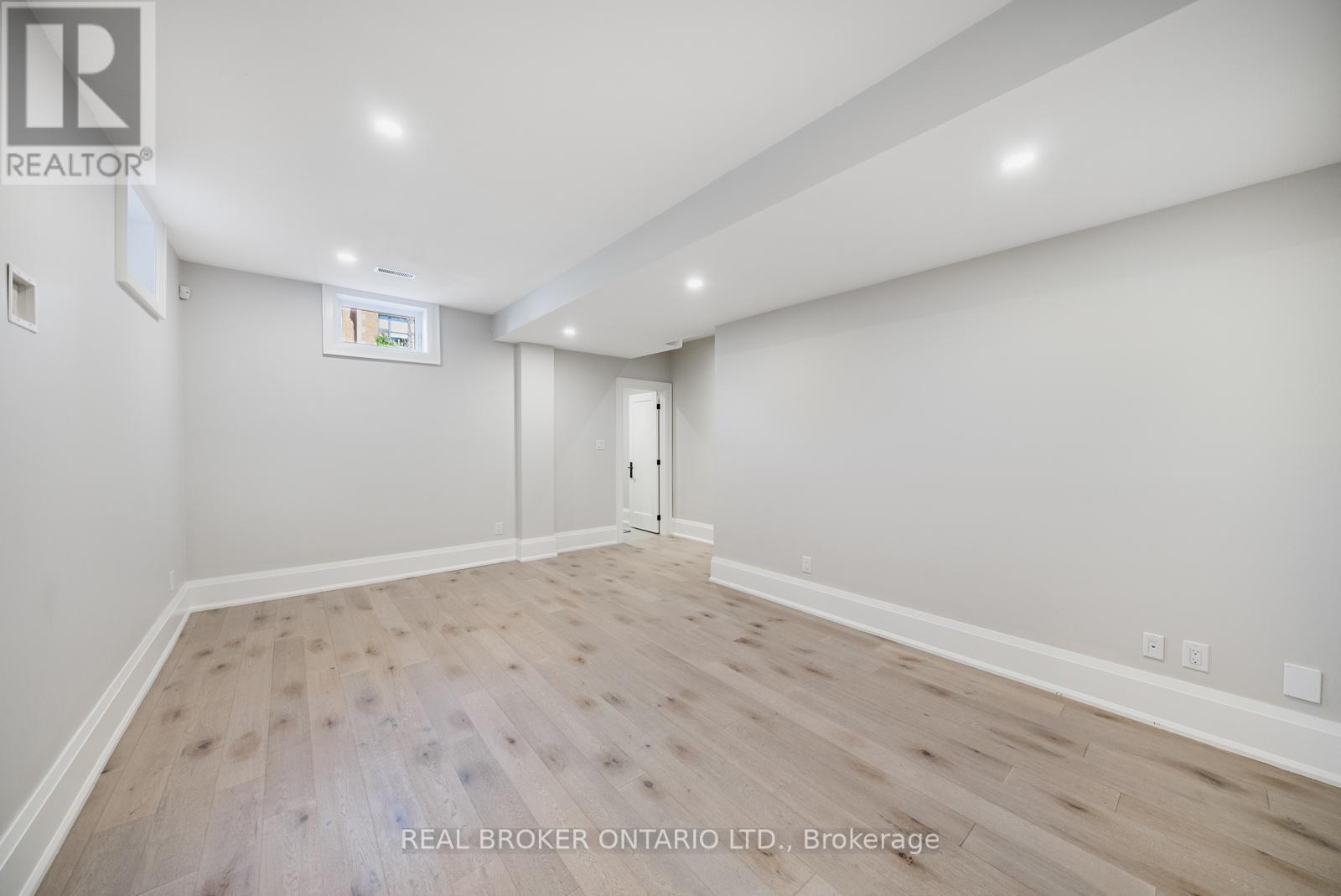 172-174 Victoria Street, Newmarket, Ontario  L3Y 4E1 - Photo 44 - N12358810