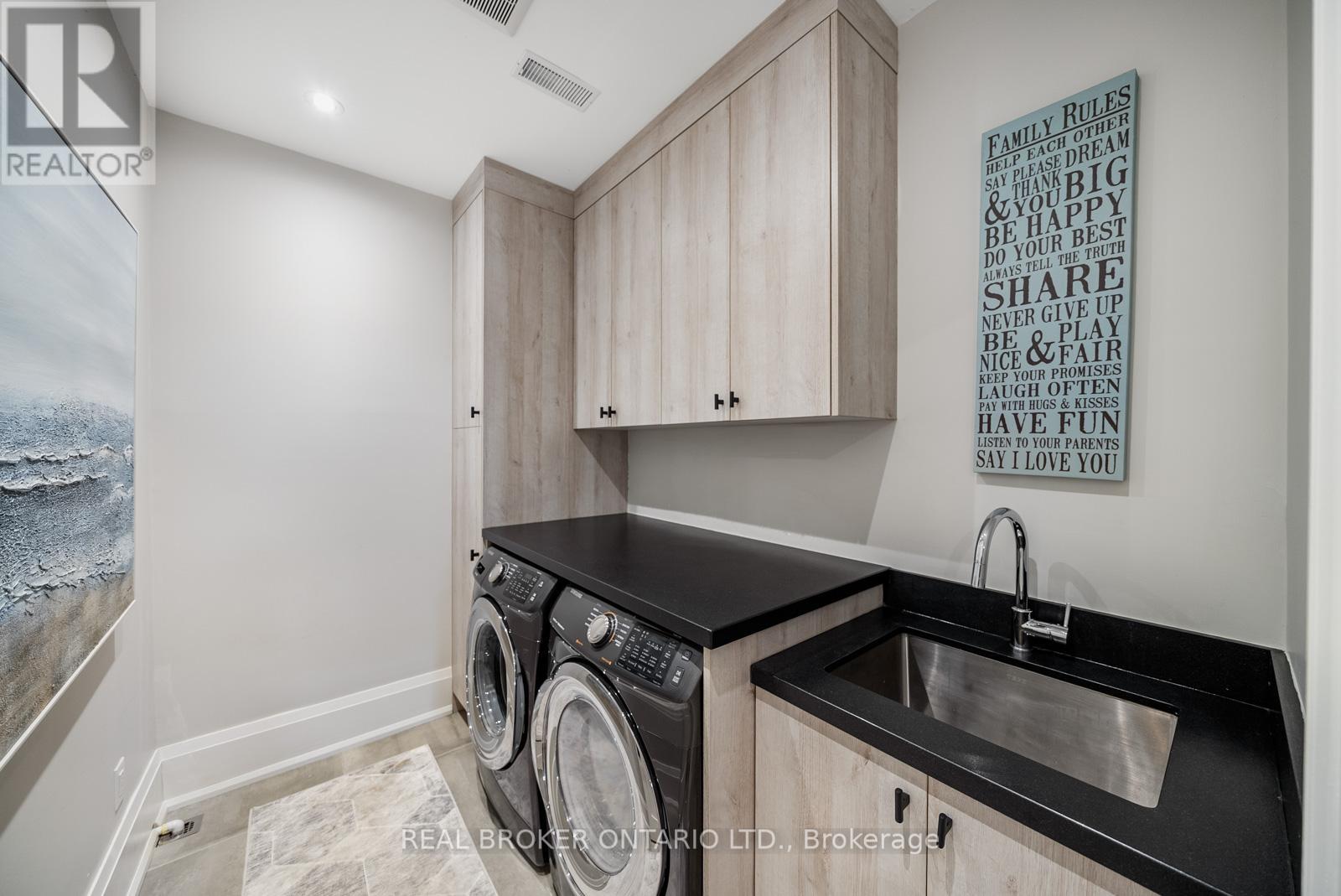 172-174 Victoria Street, Newmarket, Ontario  L3Y 4E1 - Photo 45 - N12358810