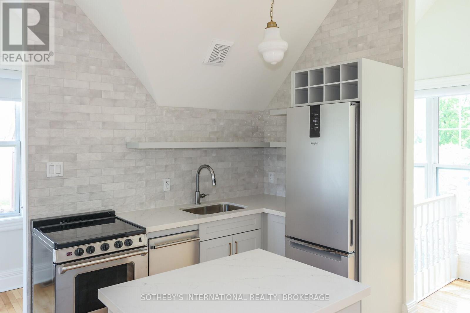 129 Johnson Street, Niagara-On-The-Lake, Ontario  L0S 1J0 - Photo 10 - X12364043