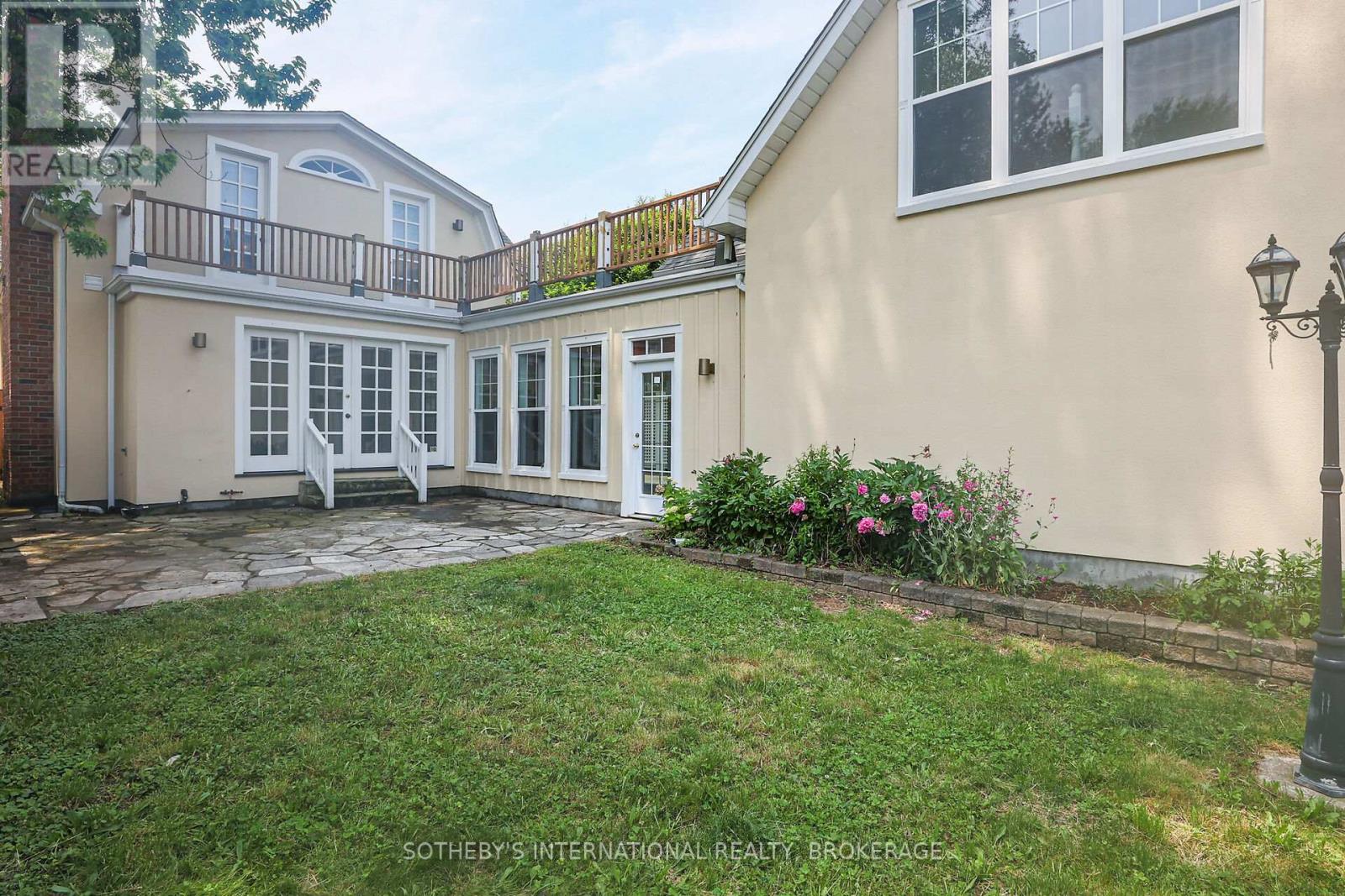 129 Johnson Street, Niagara-On-The-Lake, Ontario  L0S 1J0 - Photo 12 - X12364043