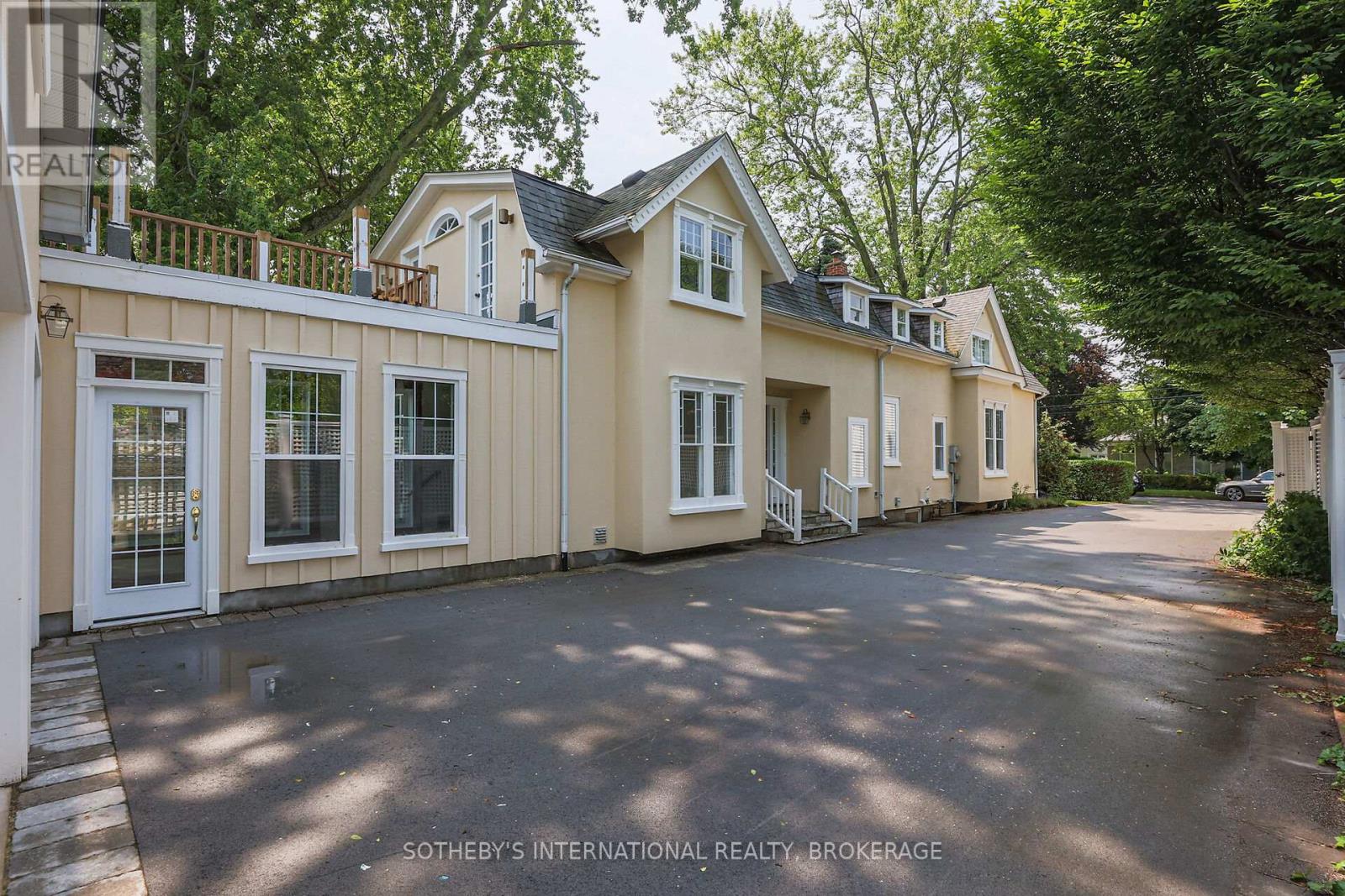 129 Johnson Street, Niagara-On-The-Lake, Ontario  L0S 1J0 - Photo 16 - X12364043