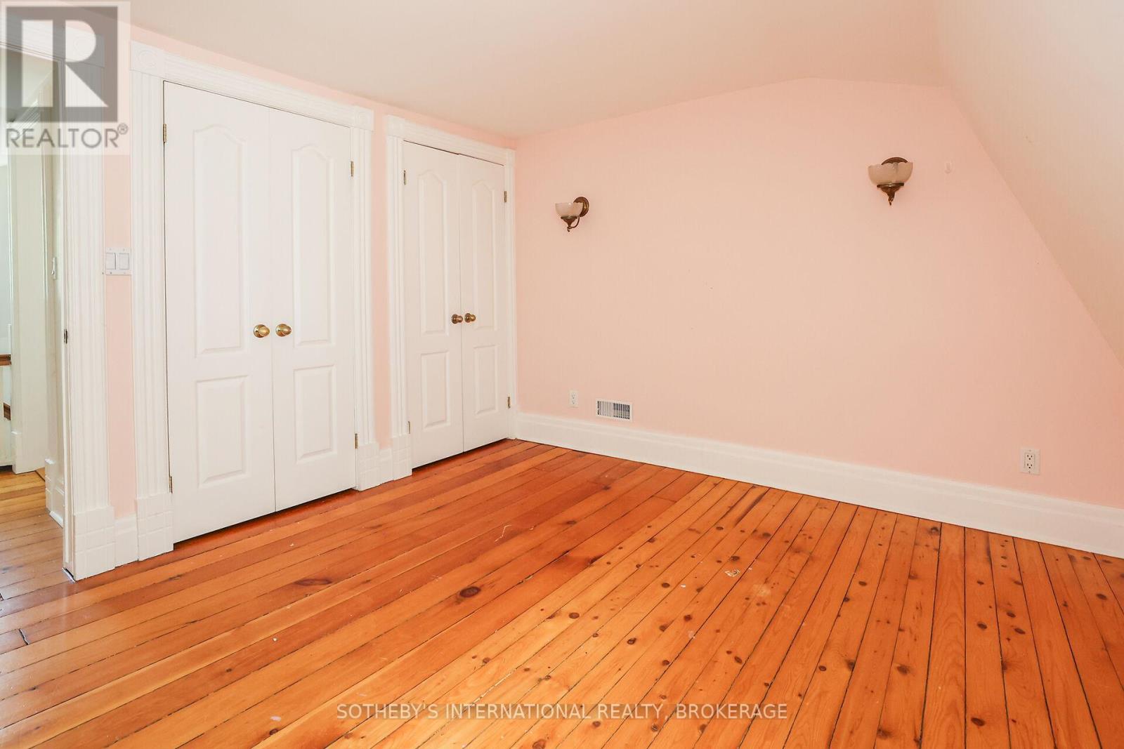 129 Johnson Street, Niagara-On-The-Lake, Ontario  L0S 1J0 - Photo 34 - X12364043