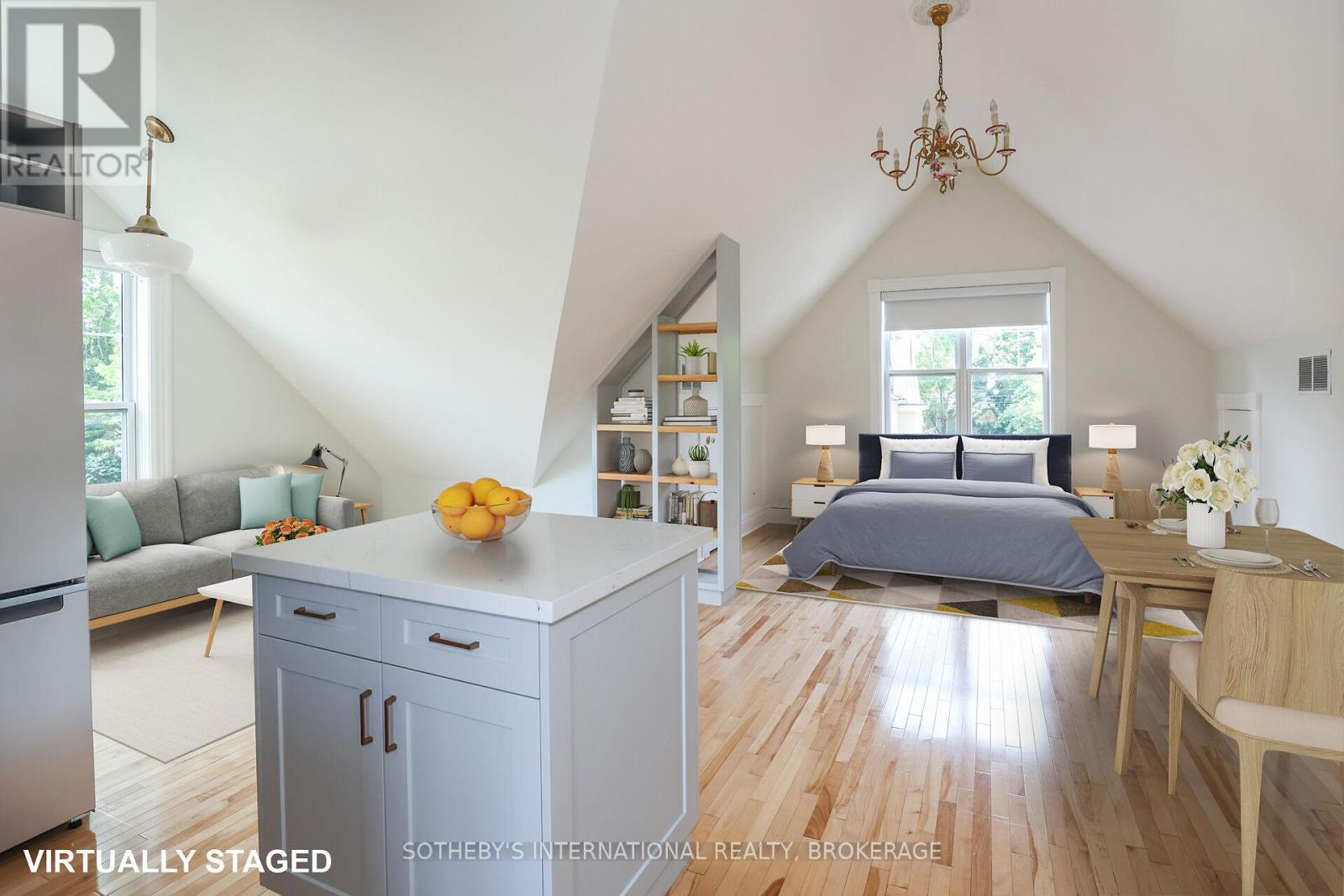 129 Johnson Street, Niagara-On-The-Lake, Ontario  L0S 1J0 - Photo 5 - X12364043
