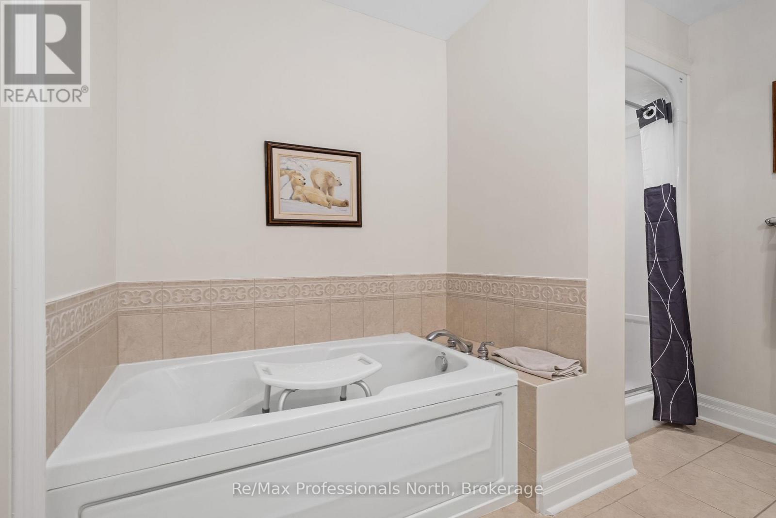 207 - 110 Steamship Bay Road, Gravenhurst, Ontario  P1P 1Z9 - Photo 16 - X12364067