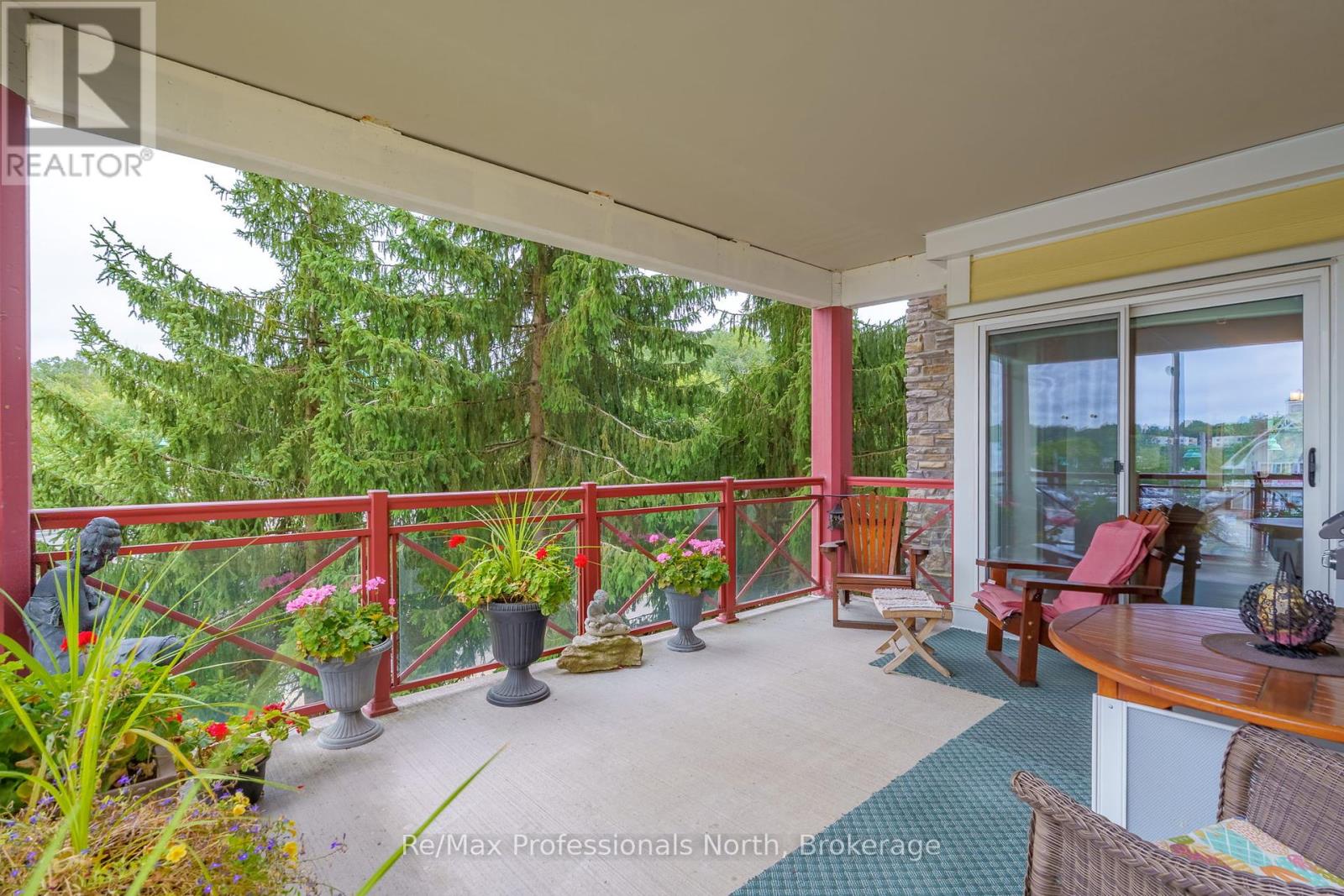 207 - 110 Steamship Bay Road, Gravenhurst, Ontario  P1P 1Z9 - Photo 3 - X12364067