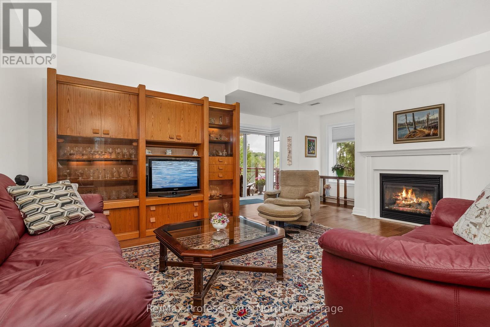 207 - 110 Steamship Bay Road, Gravenhurst, Ontario  P1P 1Z9 - Photo 6 - X12364067