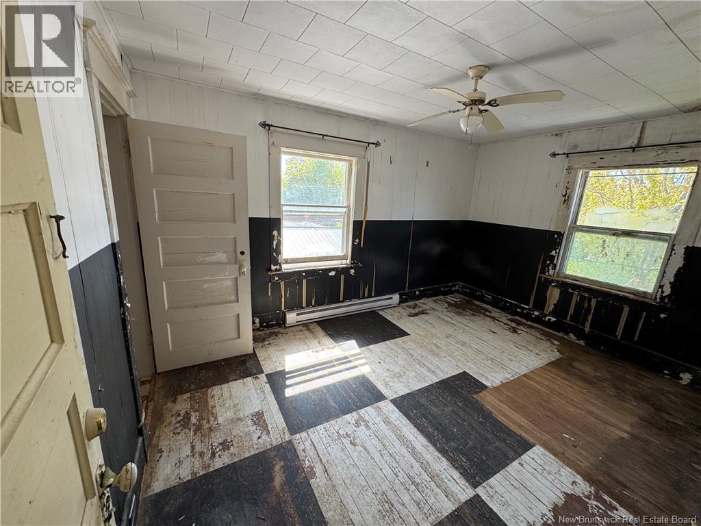 15 Elm Street, Mcadam, New Brunswick  E6J 1X5 - Photo 14 - NB123717