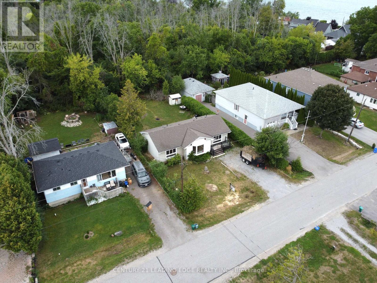 828 Norval Road, Georgina, Ontario  L4P 3E9 - Photo 14 - N12364053