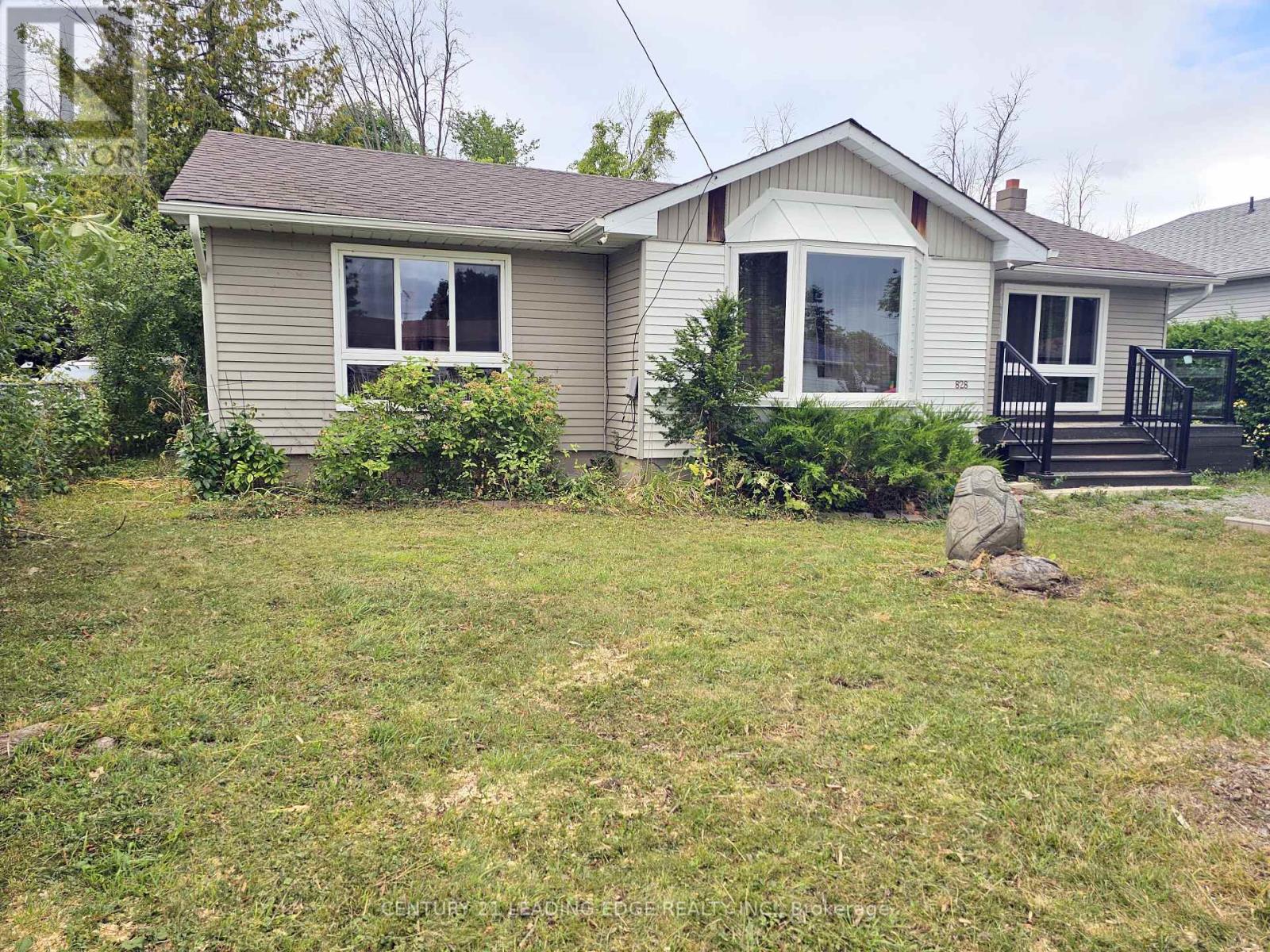 828 Norval Road, Georgina, Ontario  L4P 3E9 - Photo 2 - N12364053