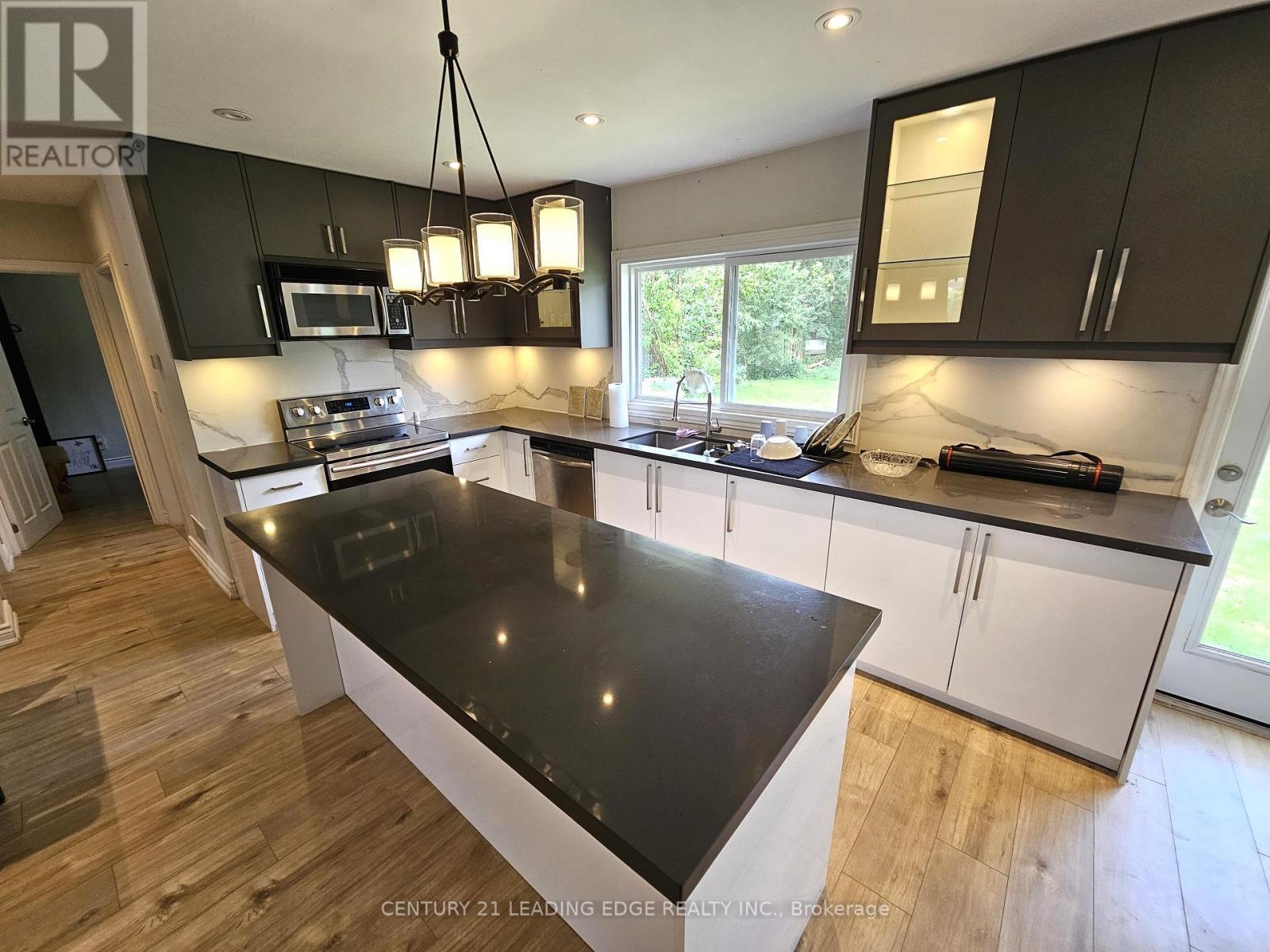 828 Norval Road, Georgina, Ontario  L4P 3E9 - Photo 4 - N12364053