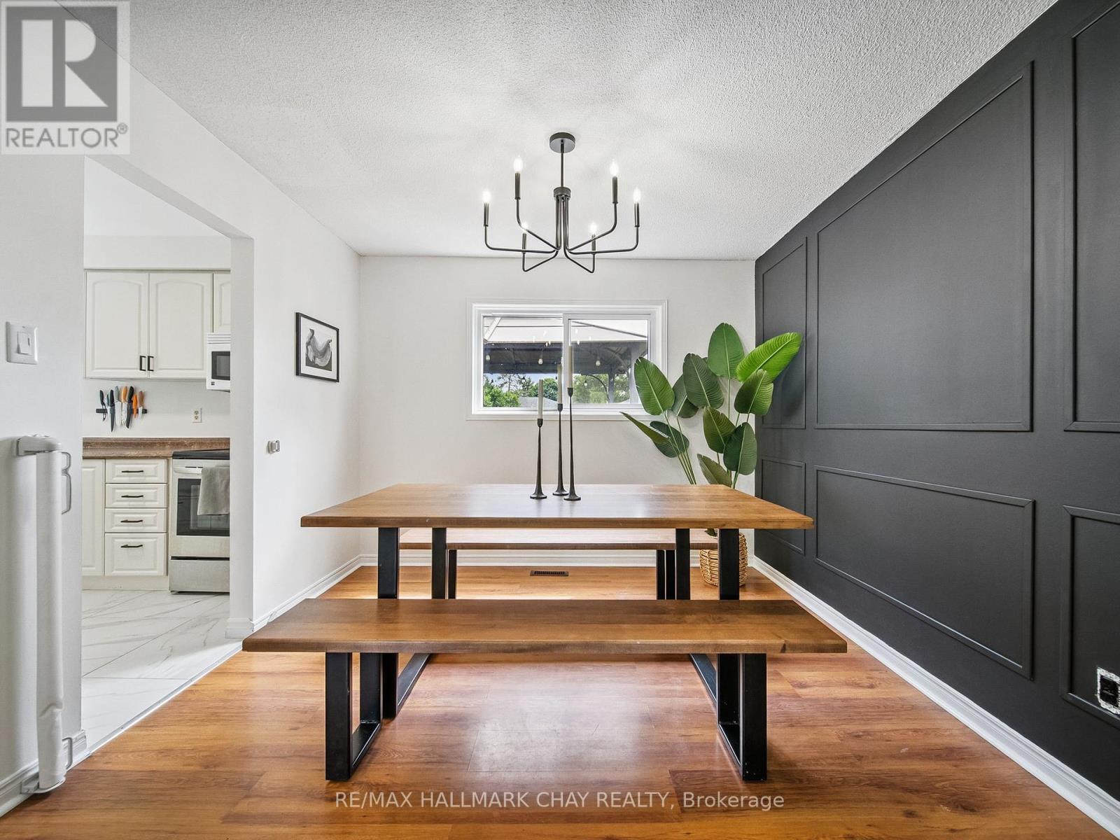 8 Darren Drive, Essa, Ontario  L0M 1B0 - Photo 13 - N12364062