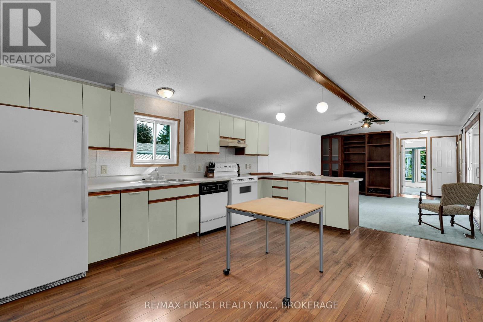 19 Maple Drive, Greater Napanee, Ontario  K7R 0E8 - Photo 10 - X12364190