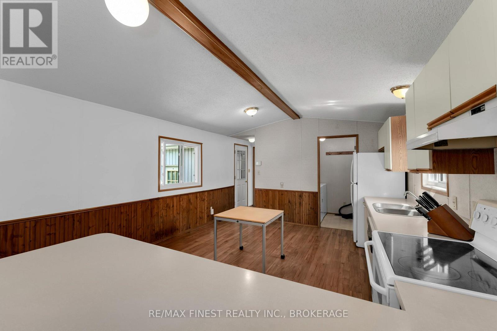 19 Maple Drive, Greater Napanee, Ontario  K7R 0E8 - Photo 13 - X12364190