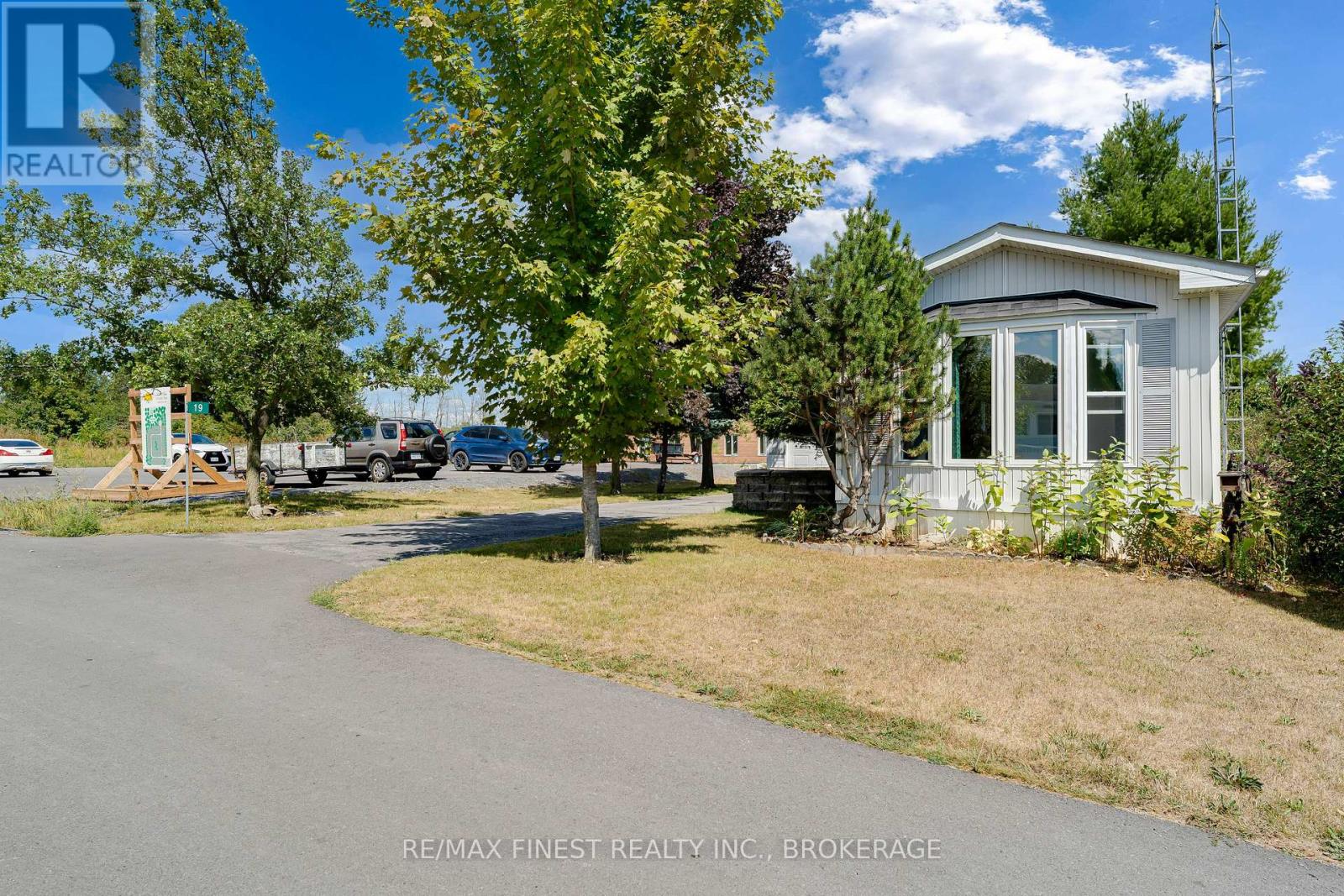 19 Maple Drive, Greater Napanee, Ontario  K7R 0E8 - Photo 2 - X12364190
