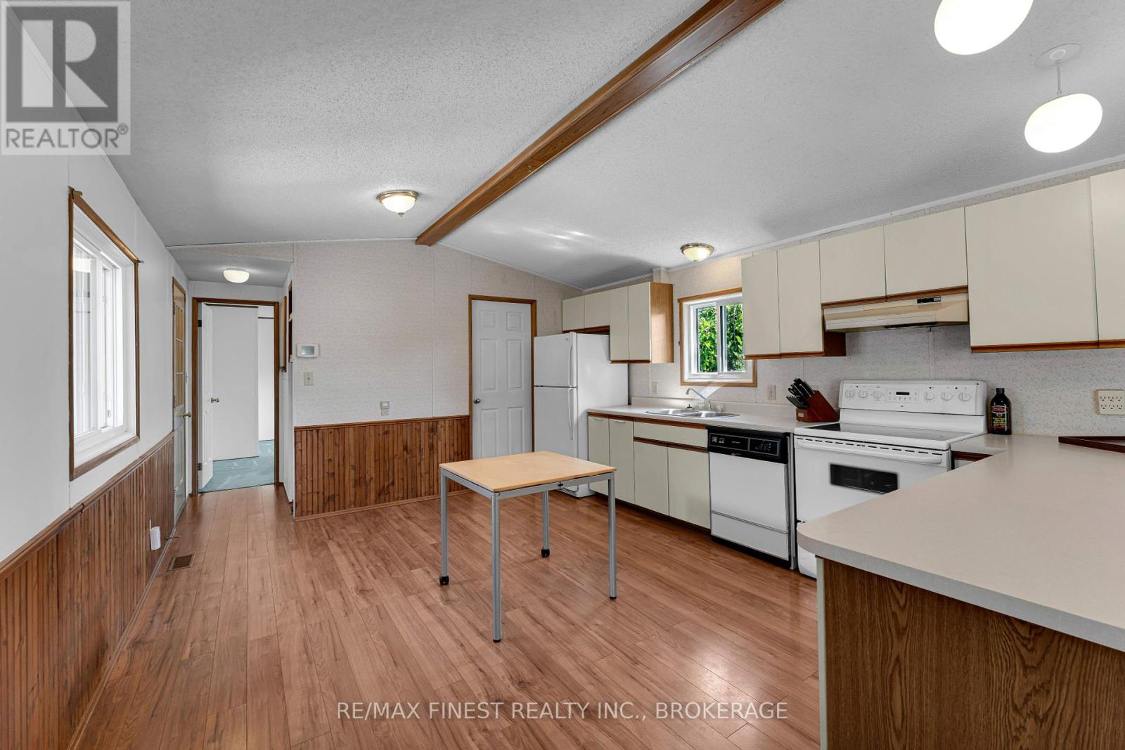 19 Maple Drive, Greater Napanee, Ontario  K7R 0E8 - Photo 9 - X12364190