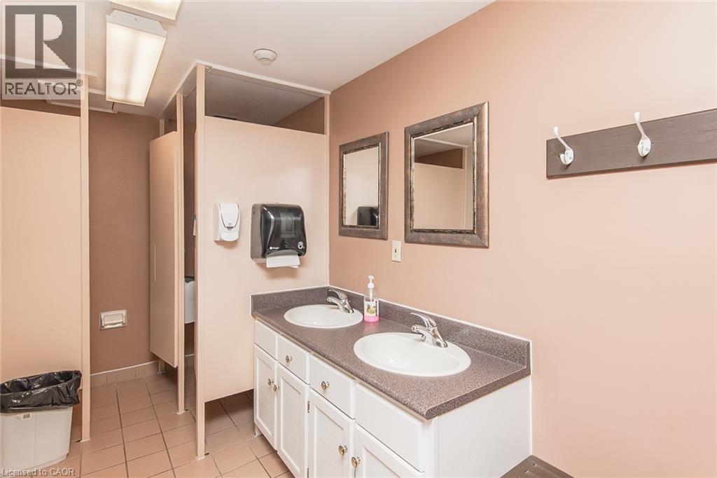 225 Benjamin Road Unit# 41, Waterloo, Ontario  N2V 1Z3 - Photo 39 - 40754281