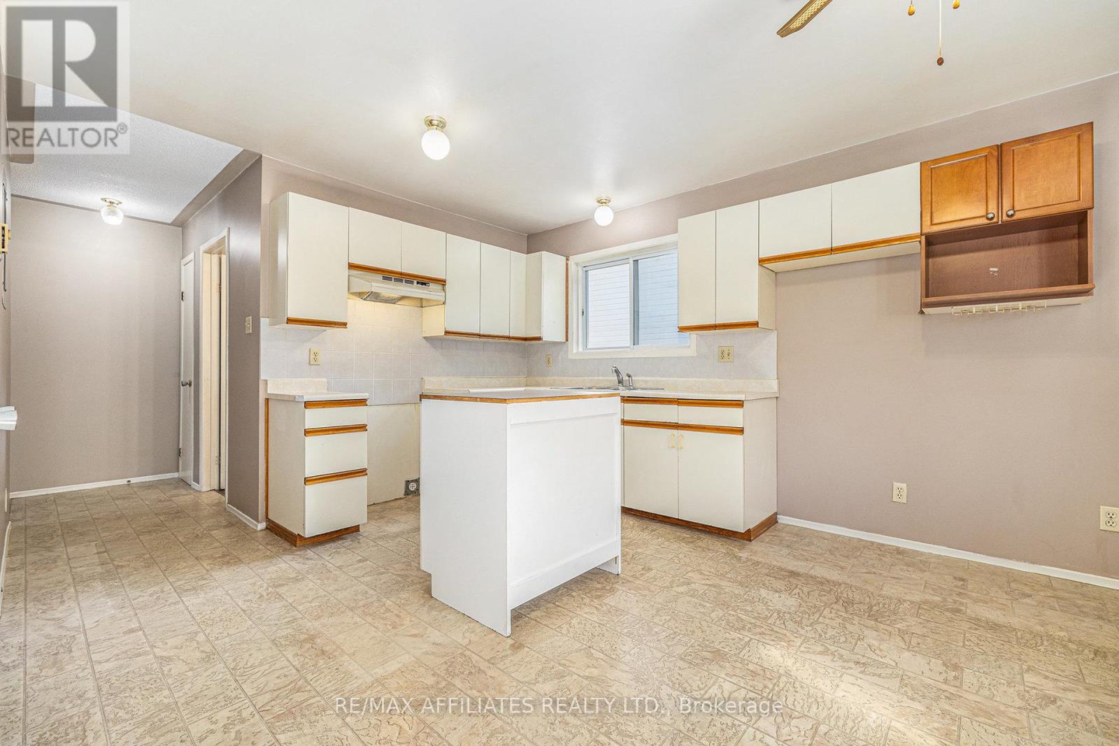 71 Stephen Street, Smiths Falls, Ontario  K7A 1K7 - Photo 20 - X12364131