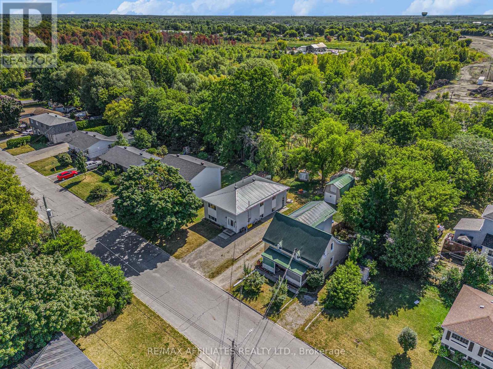 71 Stephen Street, Smiths Falls, Ontario  K7A 1K7 - Photo 3 - X12364131