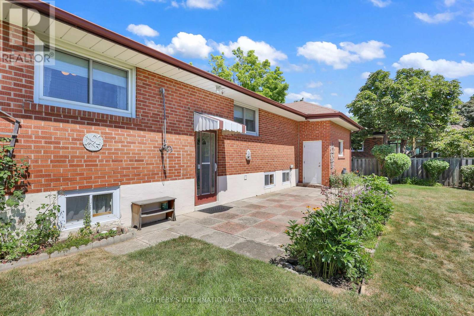 2506 Constable Road, Mississauga, Ontario  L5J 1W1 - Photo 34 - W12364068