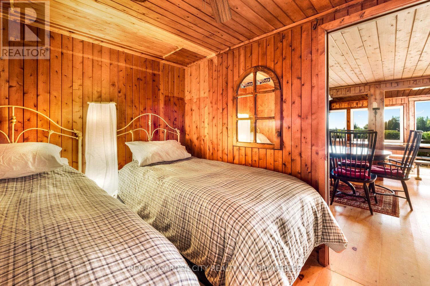165 Simpson Avenue, Northern Bruce Peninsula, Ontario  N0H 2R0 - Photo 22 - X12364186