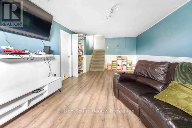 780 Eastwood Drive, Saugeen Shores, Ontario  N0H 2C4 - Photo 15 - X12364096
