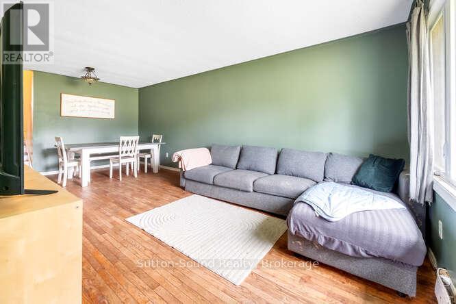 780 Eastwood Drive, Saugeen Shores, Ontario  N0H 2C4 - Photo 3 - X12364096