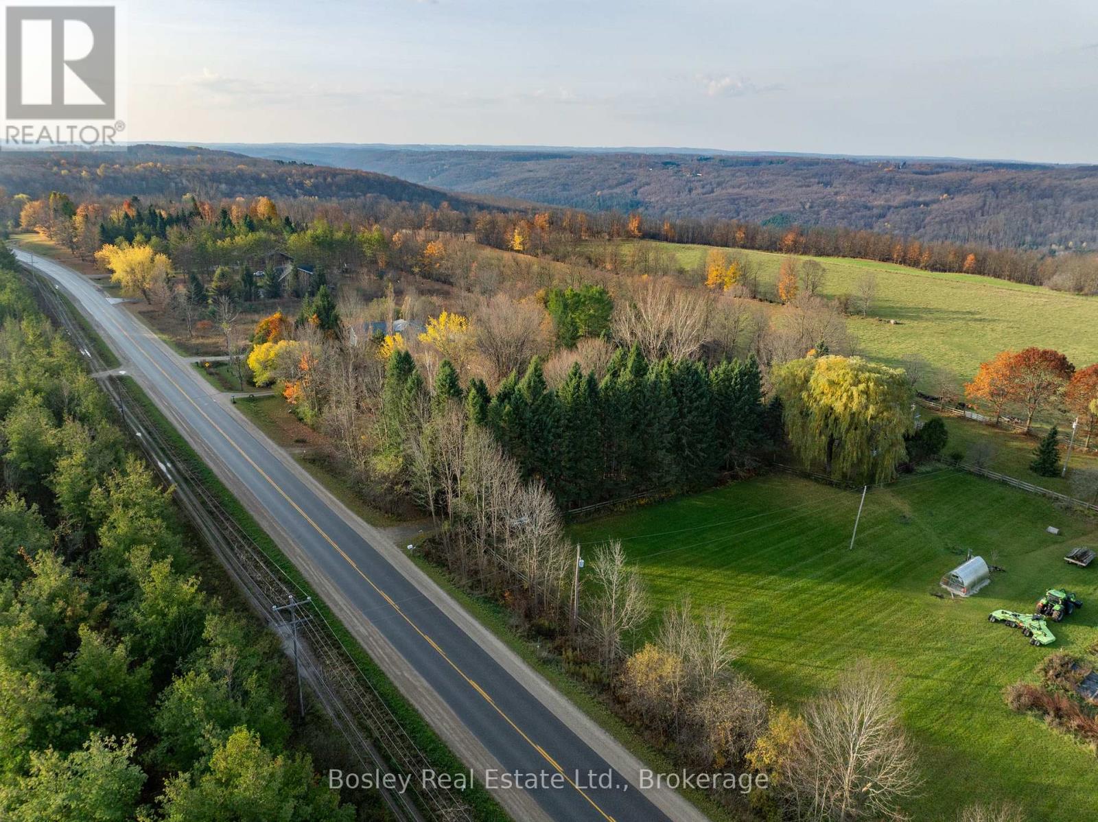 194588 Grey Road 13, Grey Highlands, Ontario  N0C 1E0 - Photo 17 - X12364134