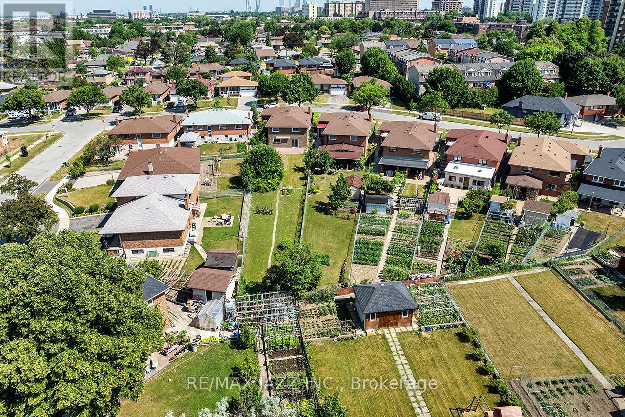 54 Bartel Drive, Toronto (Glenfield-Jane Heights), Ontario  M3N 1C9 - Photo 41 - W12364097