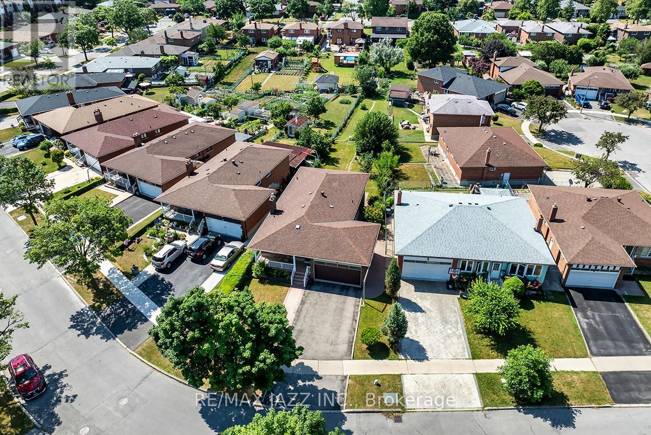 54 Bartel Drive, Toronto (Glenfield-Jane Heights), Ontario  M3N 1C9 - Photo 42 - W12364097