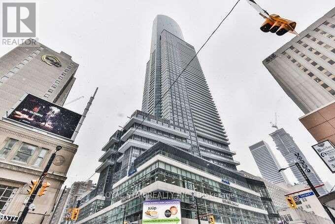 5704 - 386 YONGE STREET, Toronto, Ontario