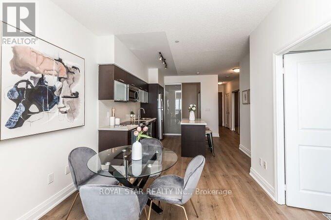 5704 - 386 Yonge Street, Toronto, Ontario  M5B 0A5 - Photo 15 - C12364093