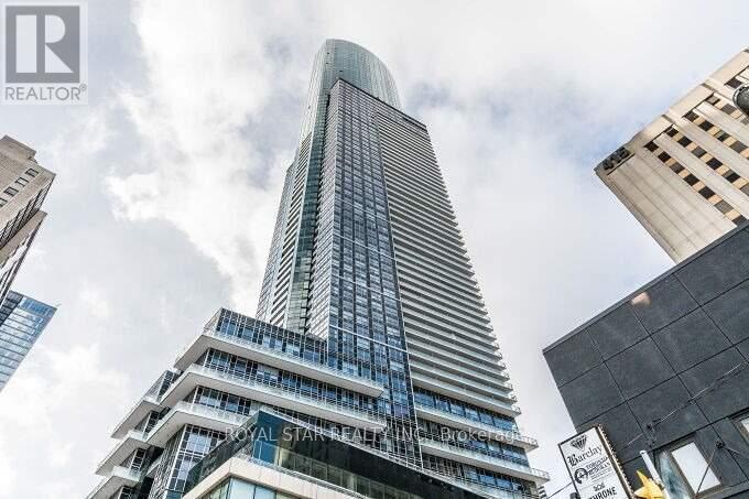 5704 - 386 Yonge Street, Toronto, Ontario  M5B 0A5 - Photo 2 - C12364093