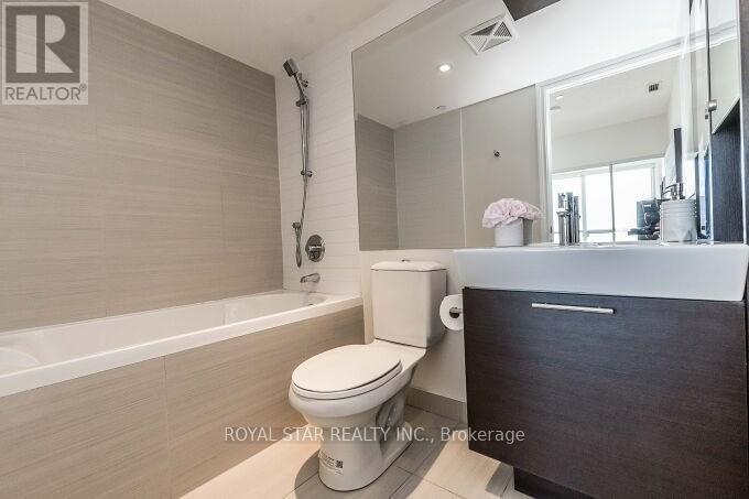 5704 - 386 Yonge Street, Toronto, Ontario  M5B 0A5 - Photo 22 - C12364093