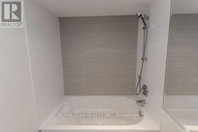 5704 - 386 Yonge Street, Toronto, Ontario  M5B 0A5 - Photo 23 - C12364093