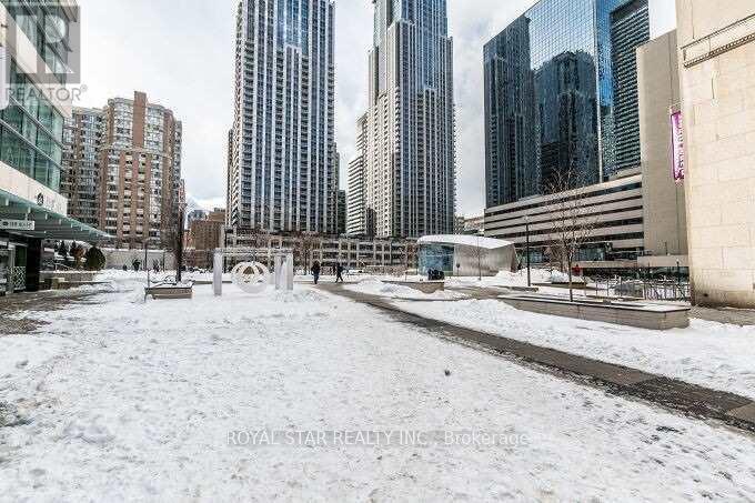 5704 - 386 Yonge Street, Toronto, Ontario  M5B 0A5 - Photo 33 - C12364093