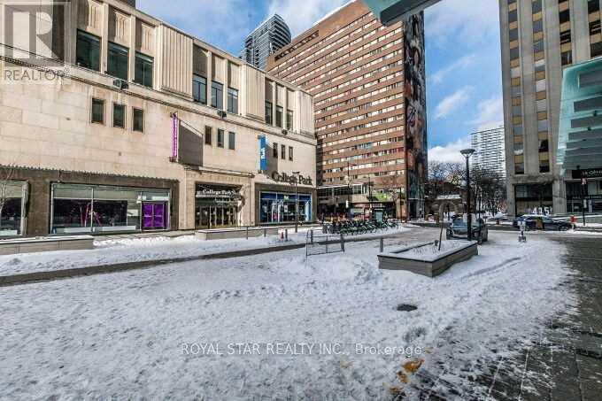 5704 - 386 Yonge Street, Toronto, Ontario  M5B 0A5 - Photo 37 - C12364093