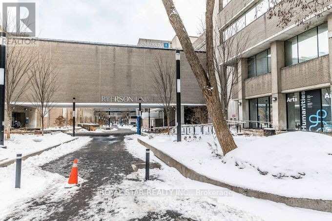 5704 - 386 Yonge Street, Toronto, Ontario  M5B 0A5 - Photo 38 - C12364093
