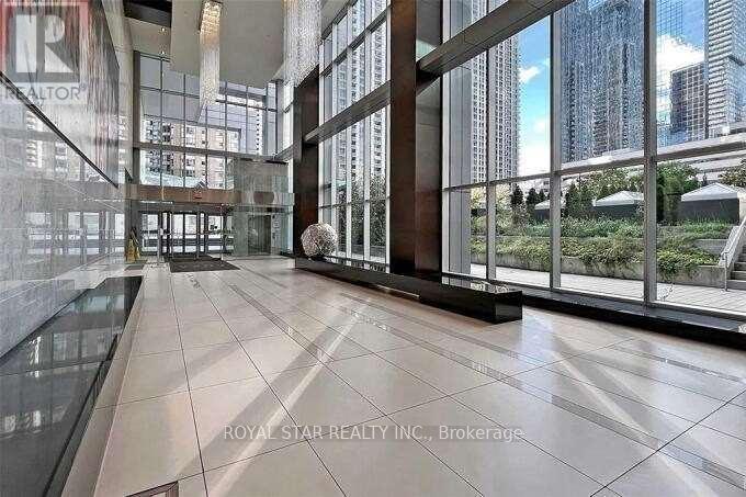 5704 - 386 Yonge Street, Toronto, Ontario  M5B 0A5 - Photo 5 - C12364093