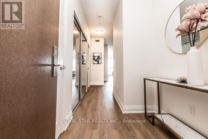 5704 - 386 Yonge Street, Toronto, Ontario  M5B 0A5 - Photo 7 - C12364093