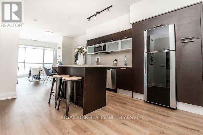 5704 - 386 Yonge Street, Toronto, Ontario  M5B 0A5 - Photo 8 - C12364093