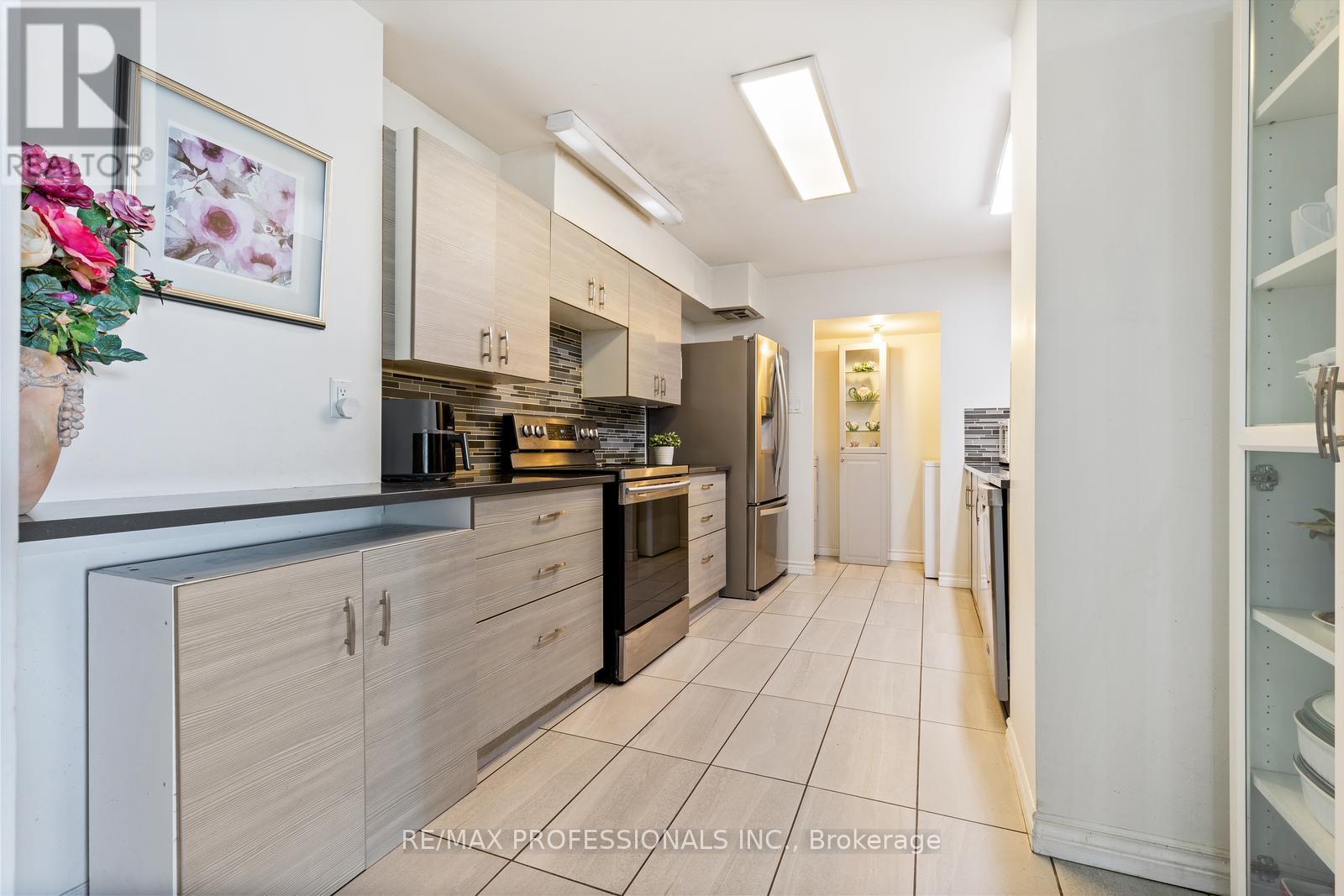 1104 - 33 Elmhurst Avenue, Toronto, Ontario  M2N 6G8 - Photo 10 - C12364156