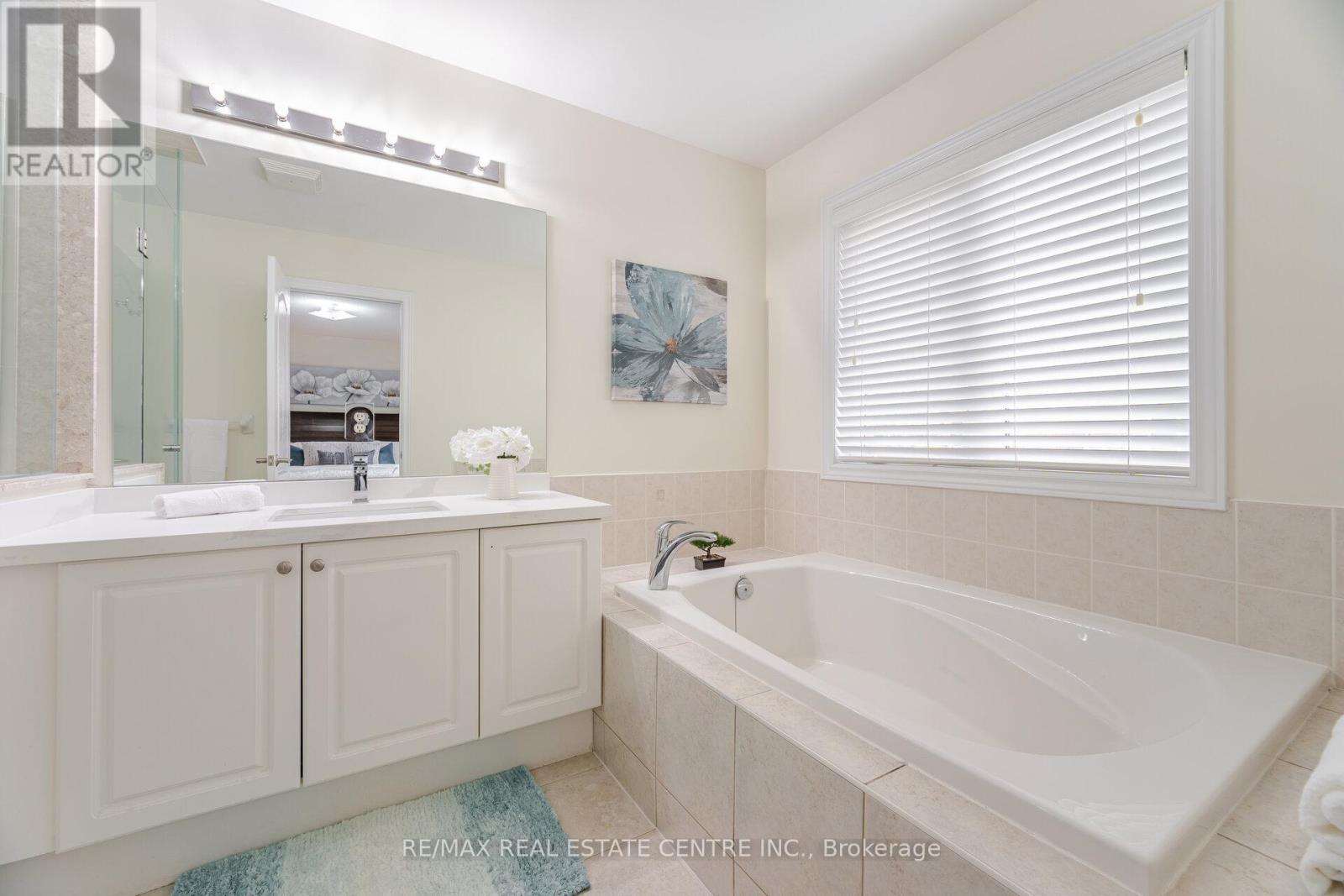 34 Firbank Lane, Whitchurch-Stouffville, Ontario  L4A 0K9 - Photo 19 - N12364147