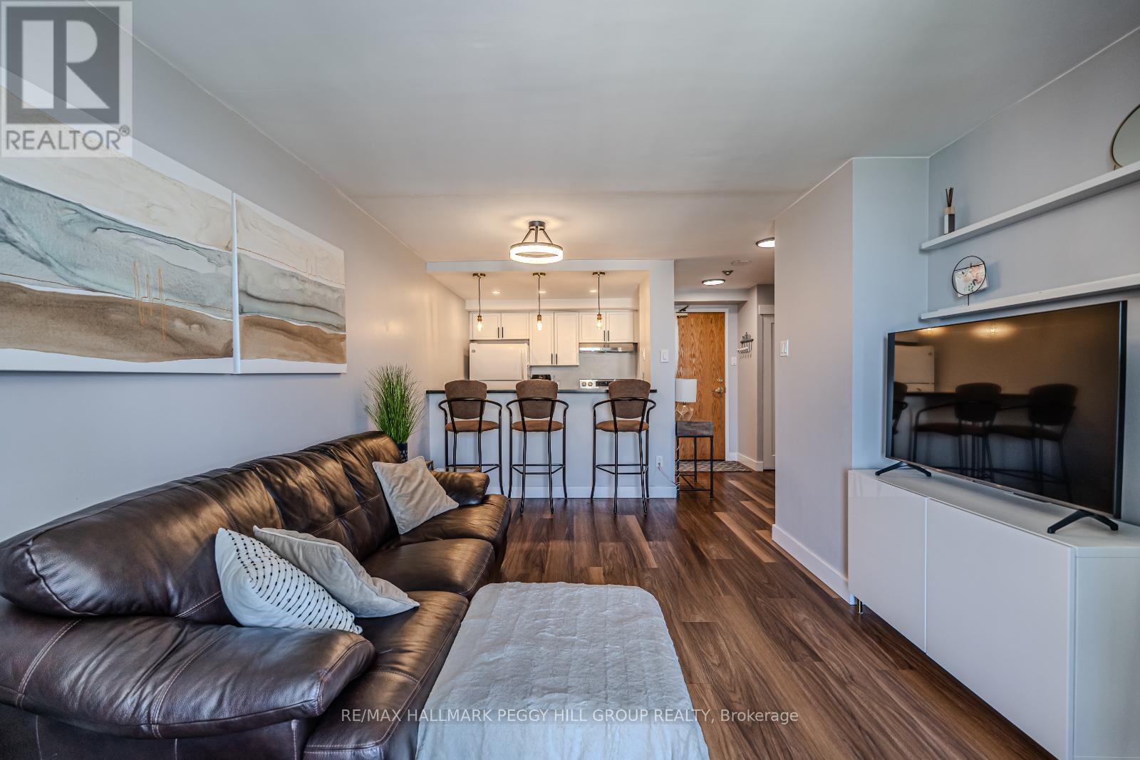 1406 - 75 Ellen Street, Barrie, Ontario  L4N 7R6 - Photo 3 - S12364159