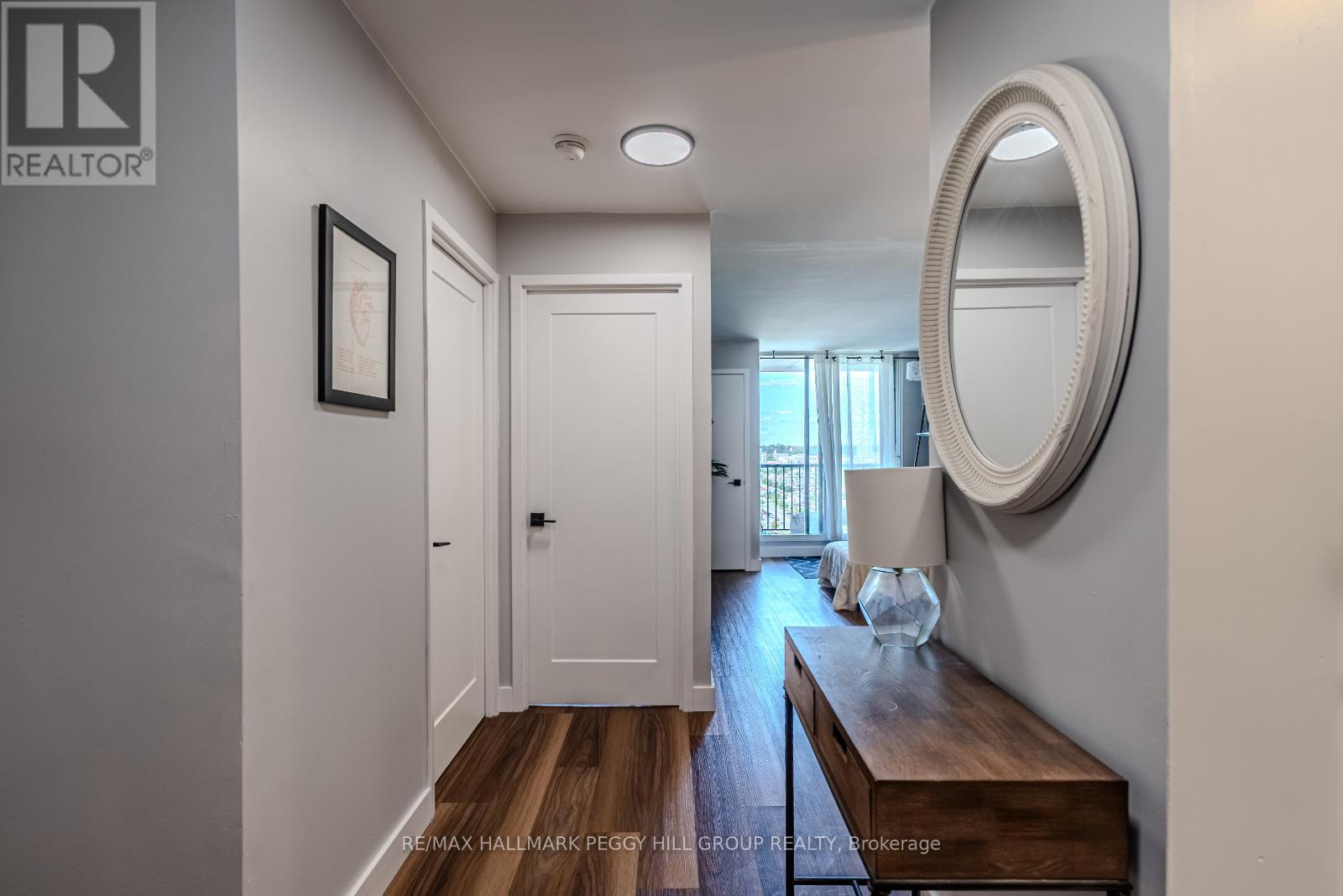 1406 - 75 Ellen Street, Barrie, Ontario  L4N 7R6 - Photo 6 - S12364159