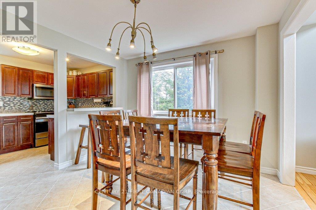 71889 Sunridge Crescent, Bluewater, Ontario  N0M 1N0 - Photo 20 - X12364252