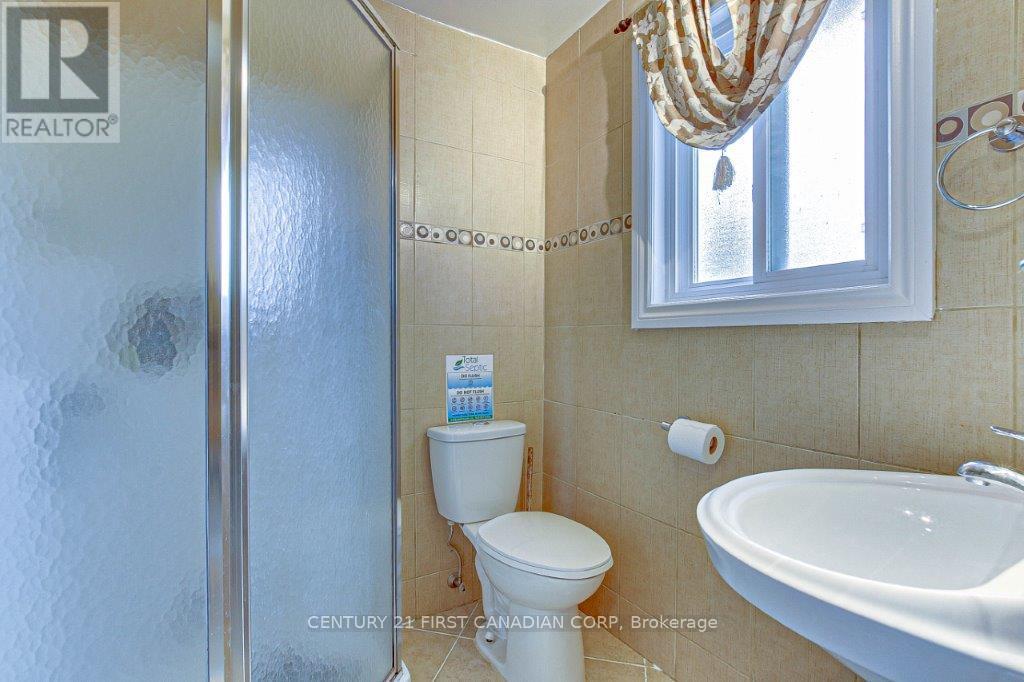 71889 Sunridge Crescent, Bluewater, Ontario  N0M 1N0 - Photo 25 - X12364252