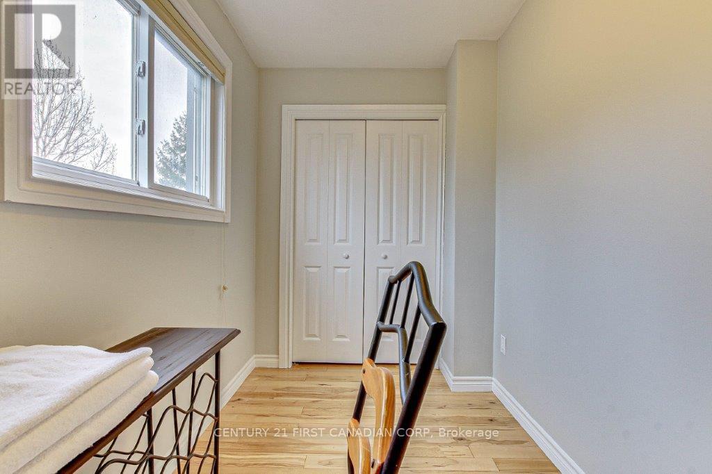 71889 Sunridge Crescent, Bluewater, Ontario  N0M 1N0 - Photo 35 - X12364252