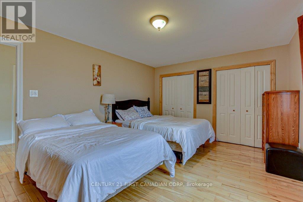 71889 Sunridge Crescent, Bluewater, Ontario  N0M 1N0 - Photo 36 - X12364252