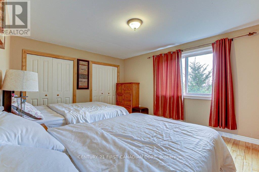 71889 Sunridge Crescent, Bluewater, Ontario  N0M 1N0 - Photo 37 - X12364252