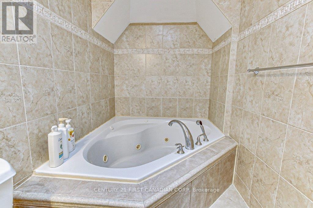71889 Sunridge Crescent, Bluewater, Ontario  N0M 1N0 - Photo 39 - X12364252
